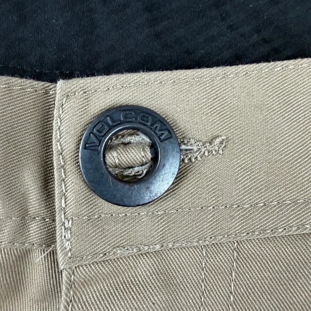 Volcom Chino Shorts Men's 29 Khaki Tan Frickin Modern Fit Repreve A0911600